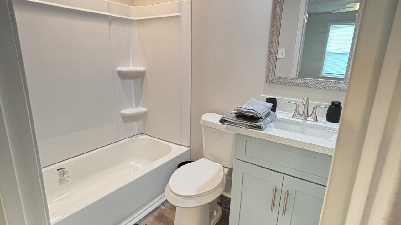 Photo of Bathroom in Kenner - Louis Armstrong International Airport