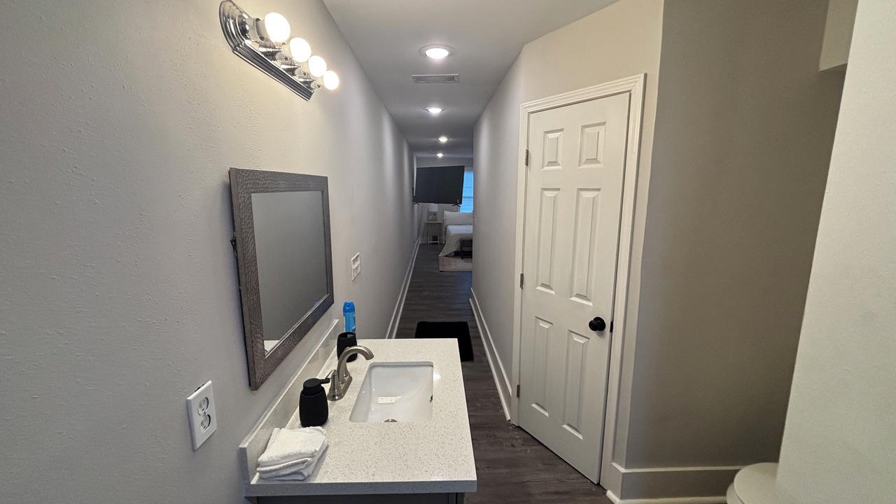 Photo of Bathroom in Kenner - Louis Armstrong International Airport