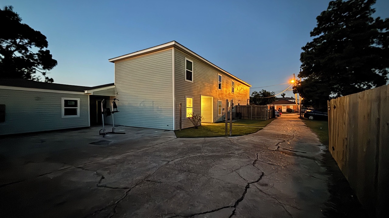 Photo of Outdoor in Kenner - Louis Armstrong International Airport