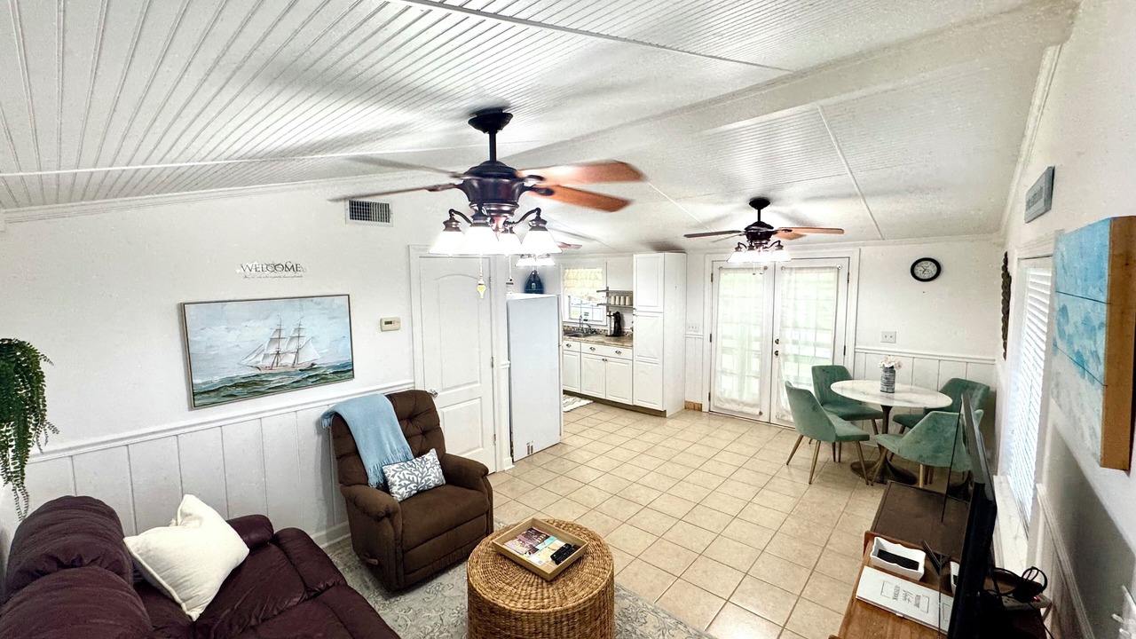 Photo of Livingroom in Shoreline Park