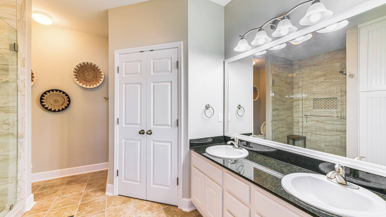 Photo of Bathroom in Dadeville