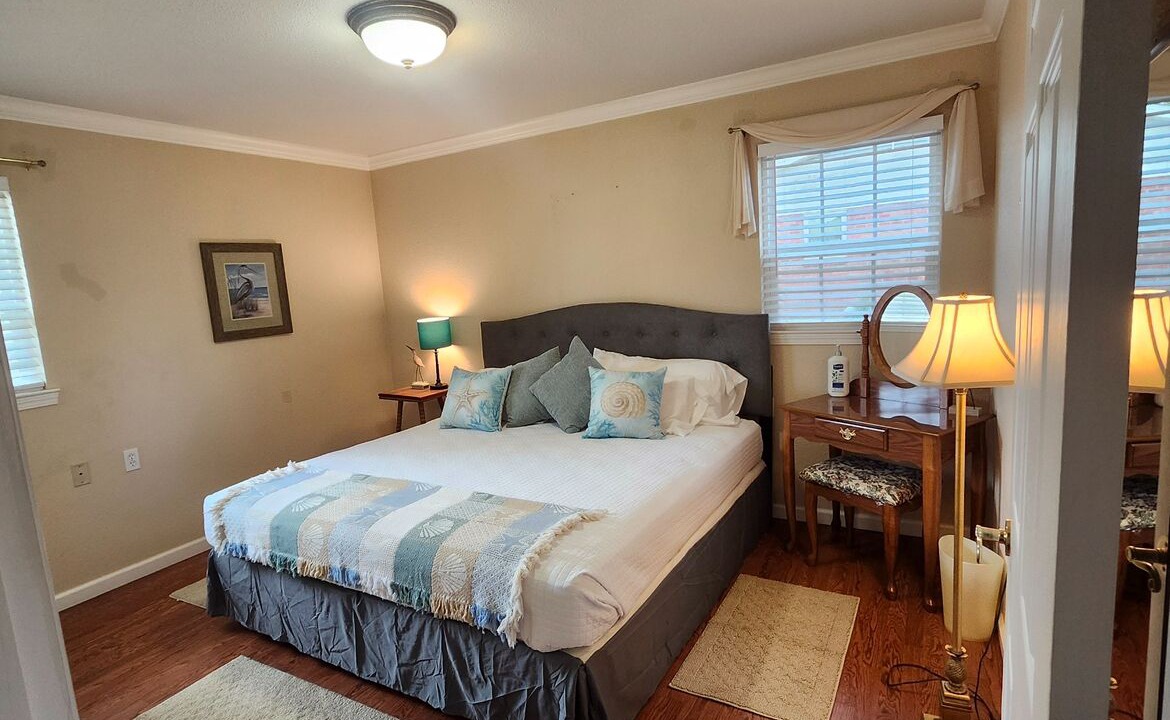 Photo of Bedroom in Long Beach