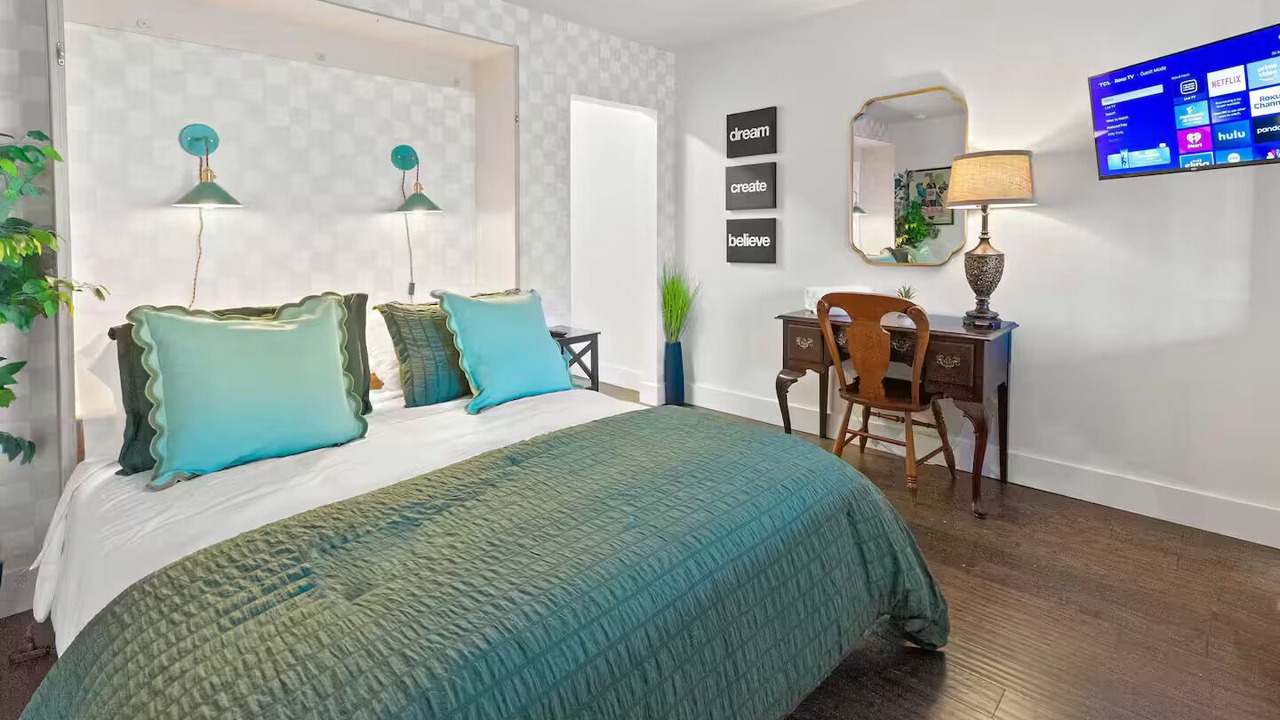 Photo of Bedroom in Central City