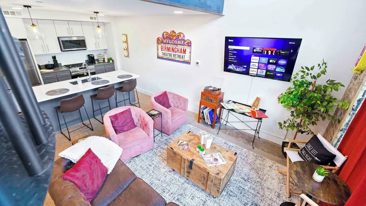 Photo of Livingroom in Central City