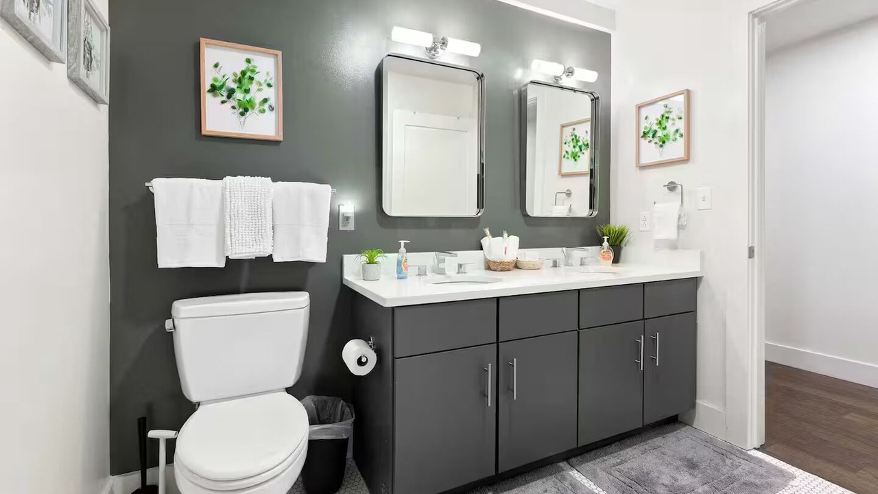 Photo of Bathroom in Central City