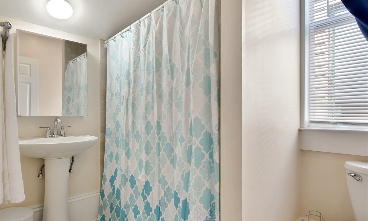 Photo of Bathroom in Uptown Historic District