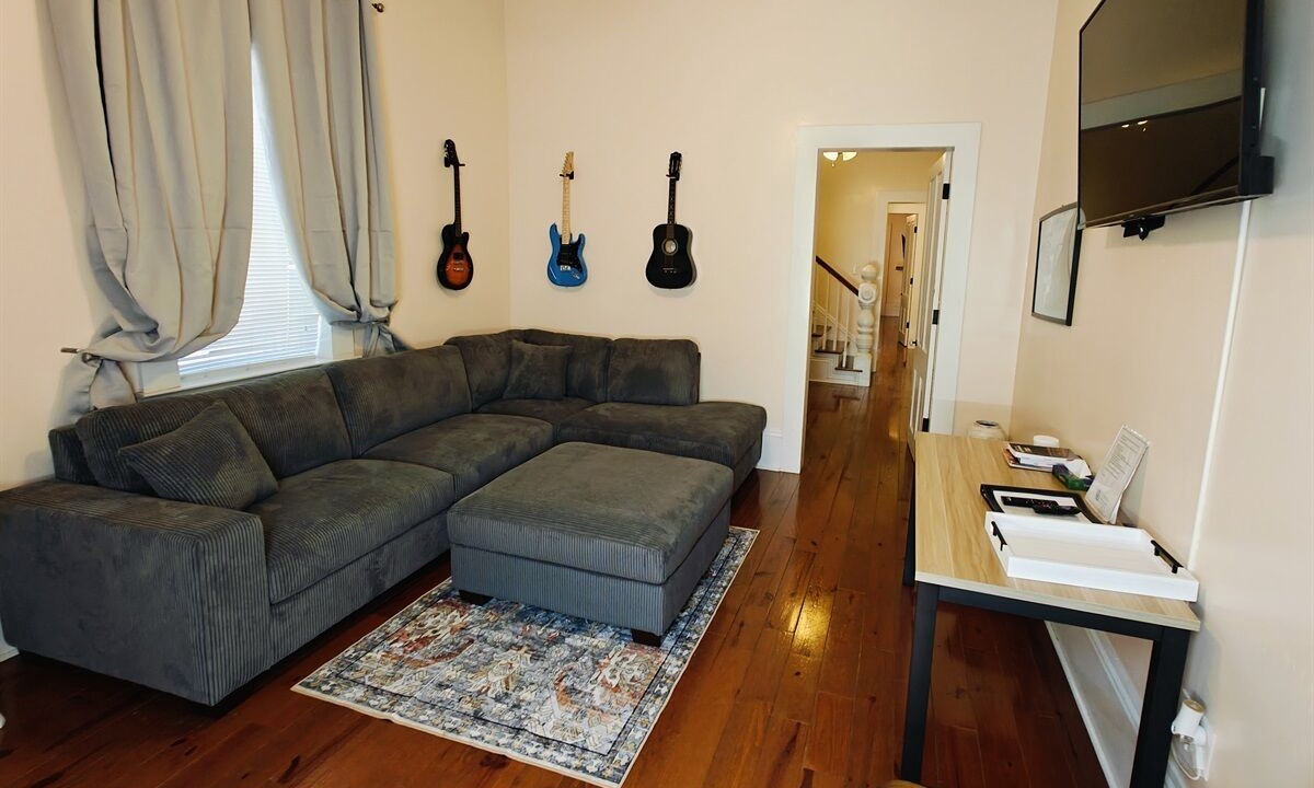 Photo of Livingroom in Uptown Historic District