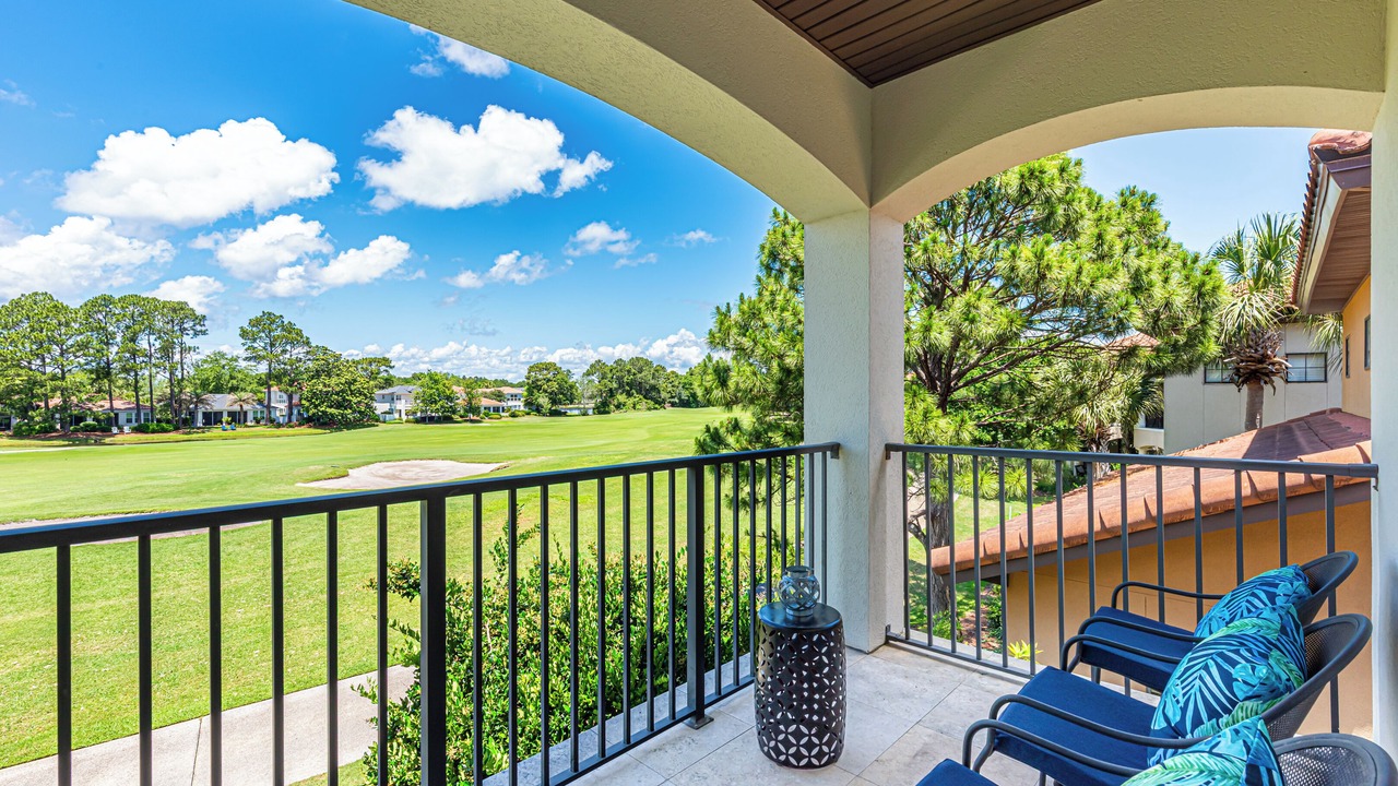 Photo of Patio Balcony in Villa Lago