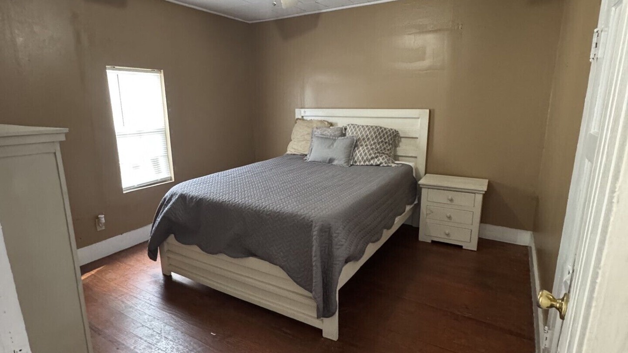 Photo of Bedroom in Sulphur