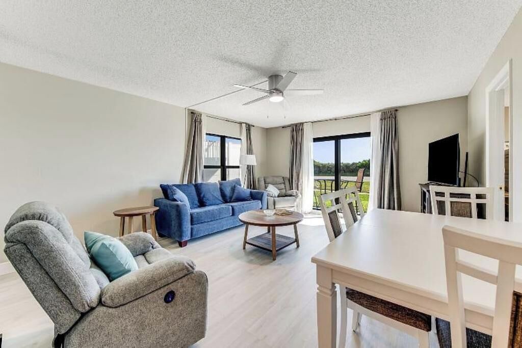 Photo of Livingroom in Avalon by the Sea