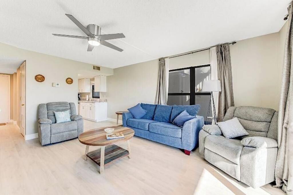 Photo of Livingroom in Avalon by the Sea