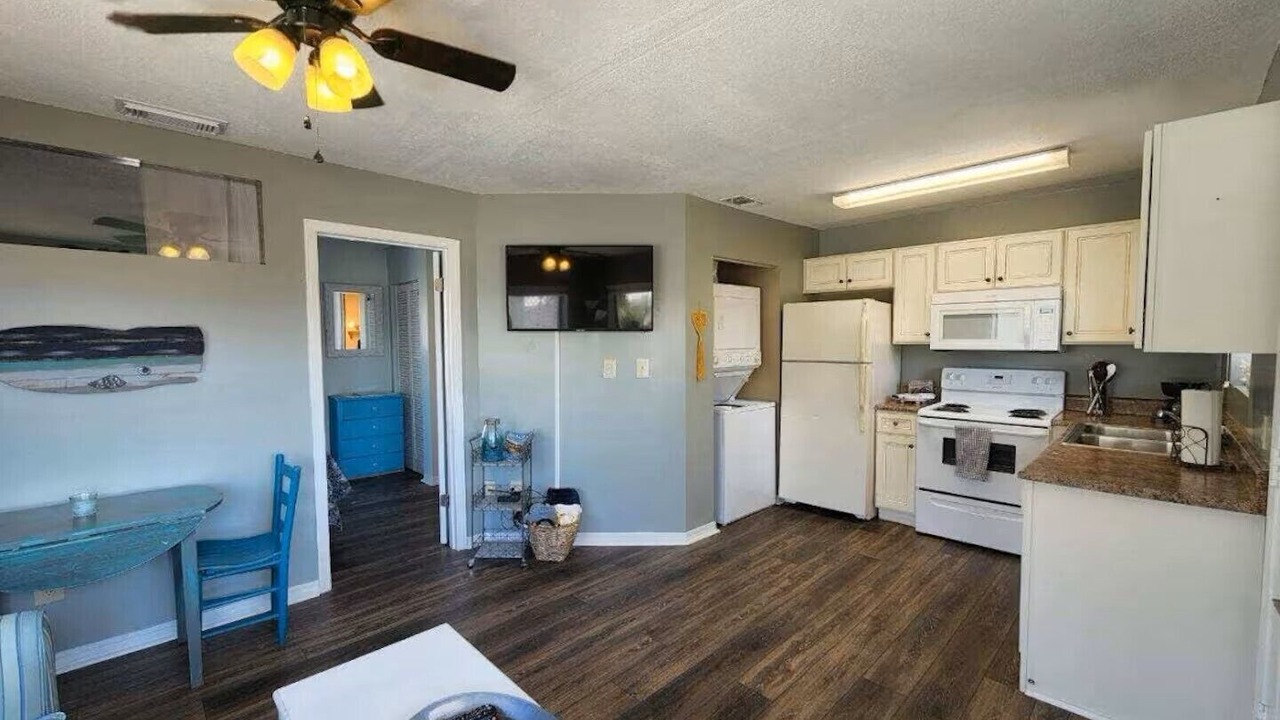 Photo of Kitchen in El Centro Beach