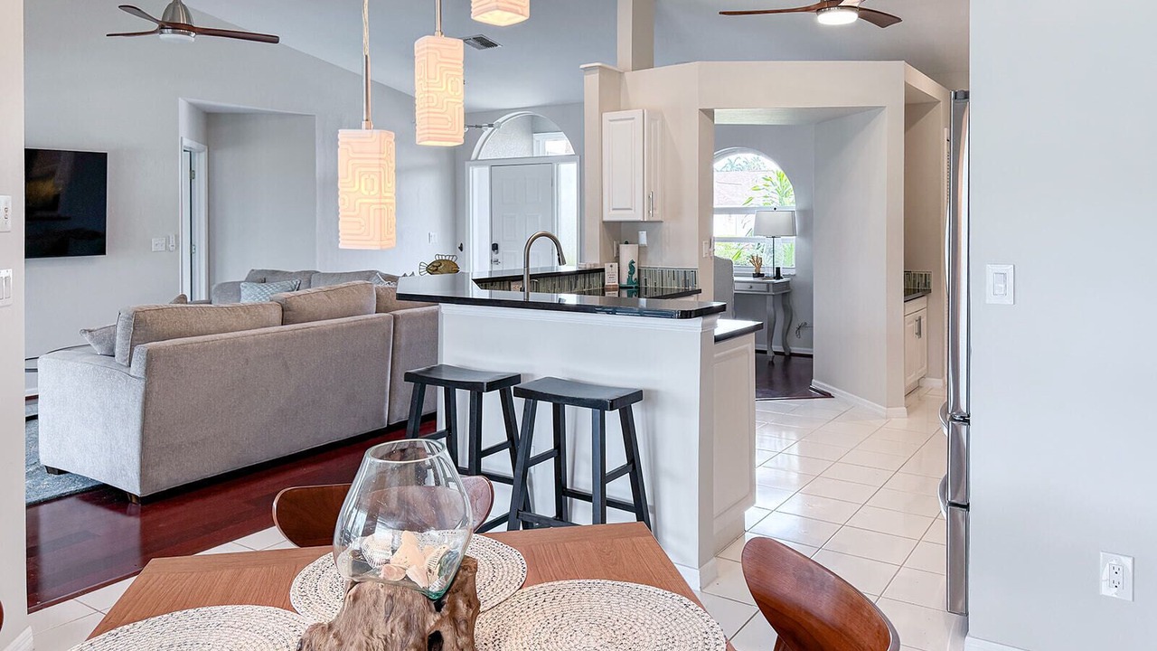Photo of Livingroom in Crown Pointe
