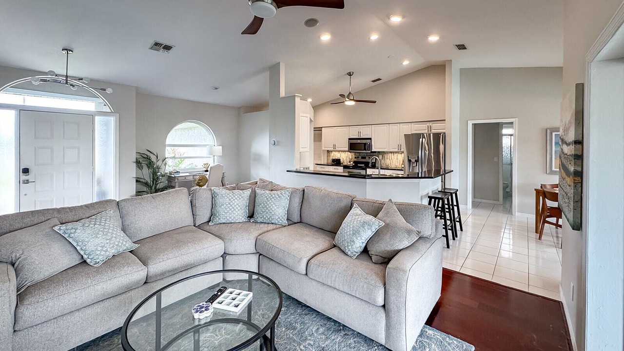 Photo of Livingroom in Crown Pointe