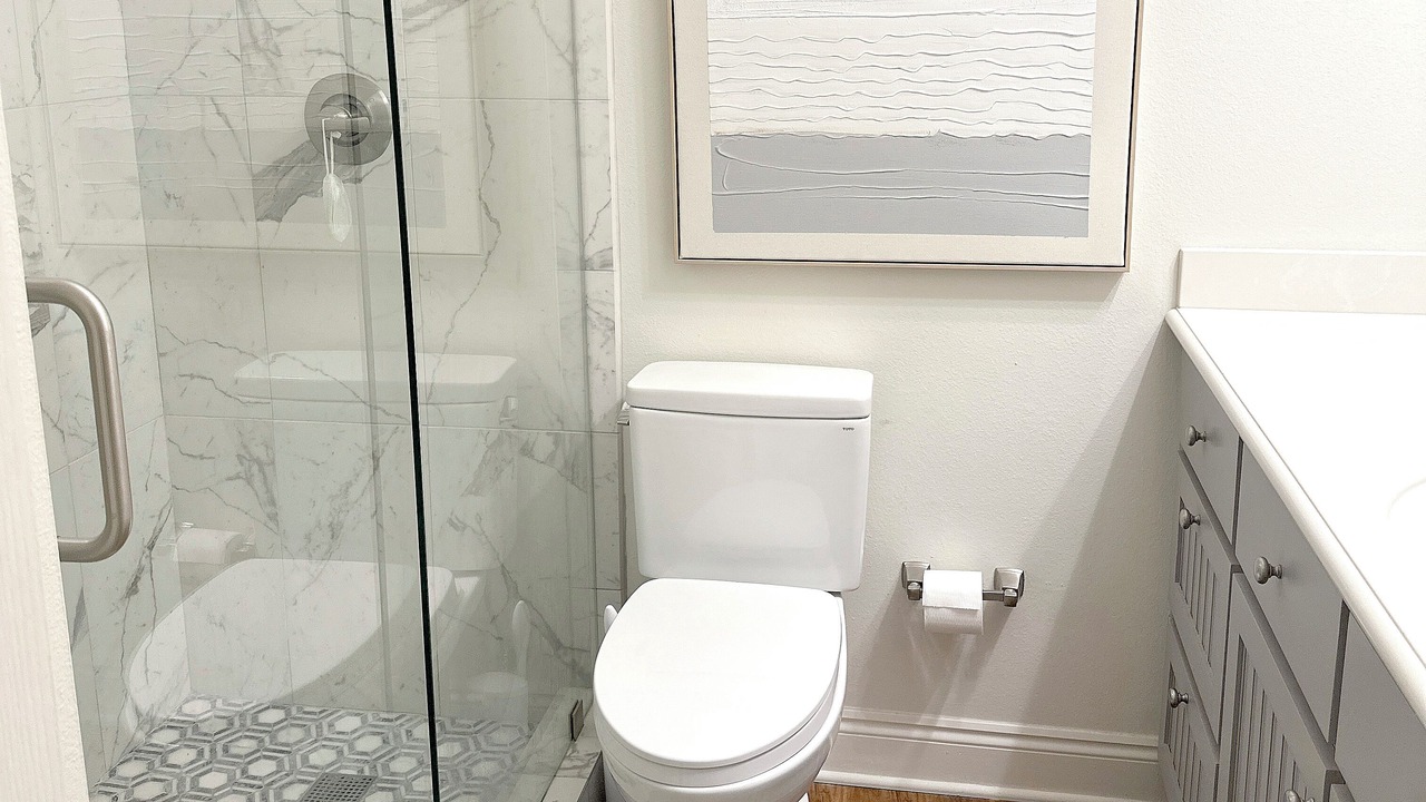 Photo of Bathroom in White's Gulfview
