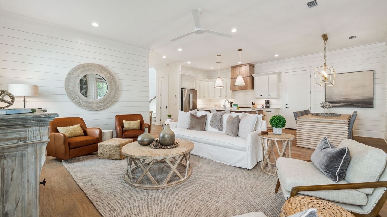 Photo of Livingroom in Gulfview Heights