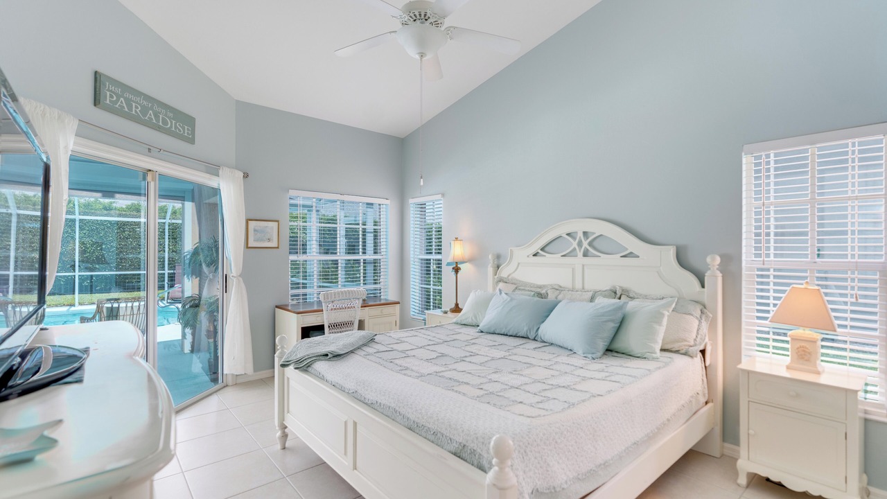 Photo of Bedroom in Crown Pointe