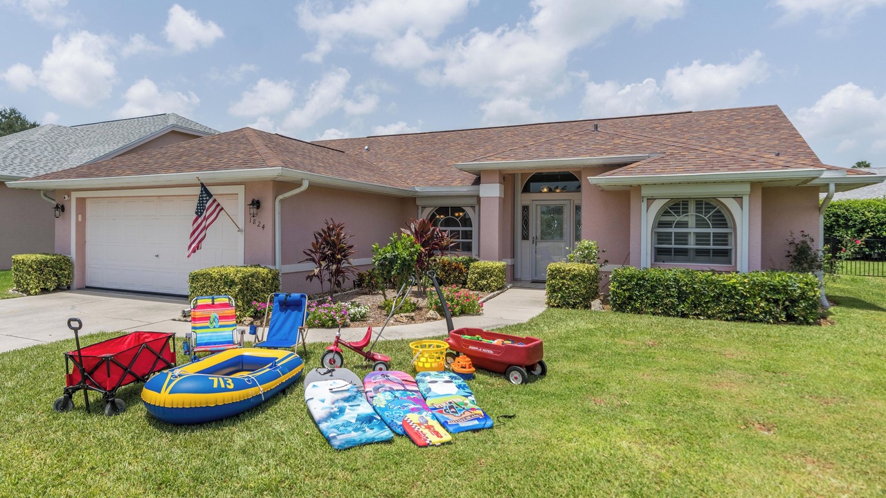 Photo of Outdoor in Crown Pointe