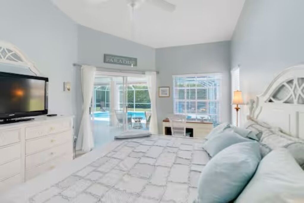 Photo of Bedroom in Crown Pointe