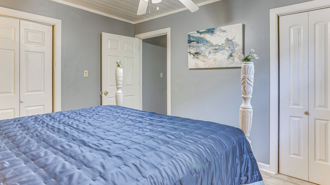 Photo of Bedroom in Lakeview  Jefferson County