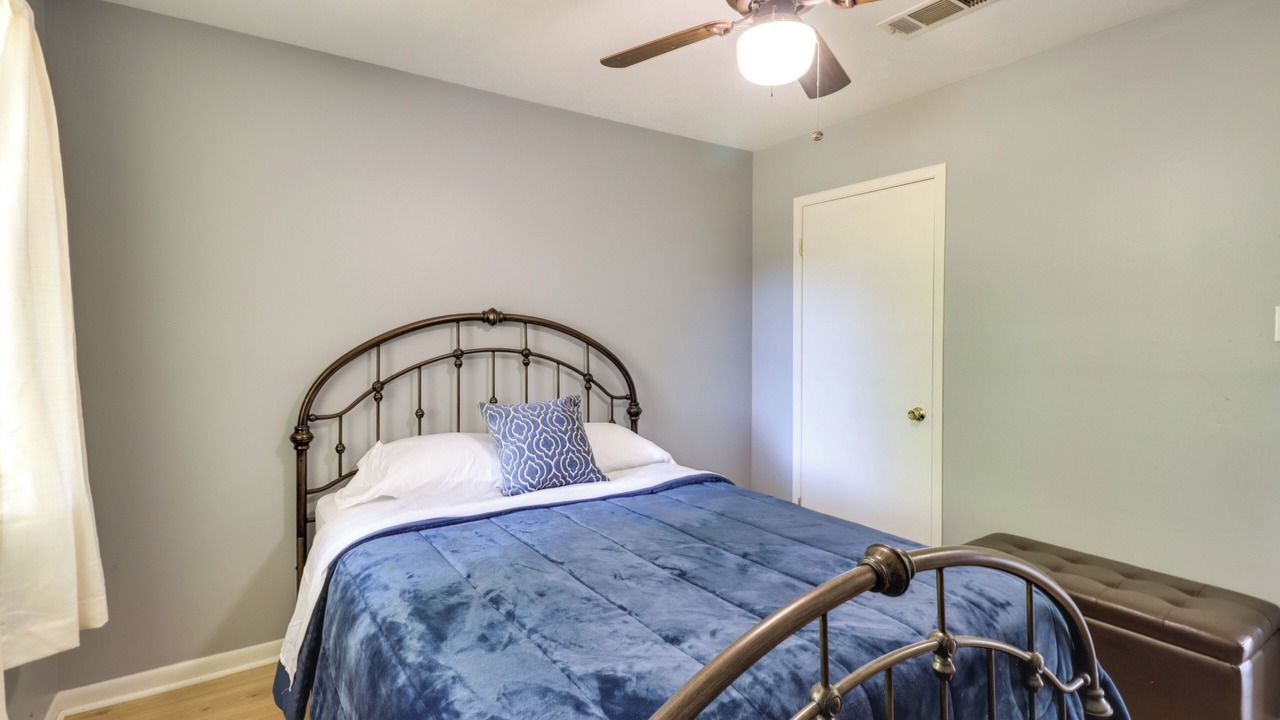 Photo of Bedroom in Brookhaven