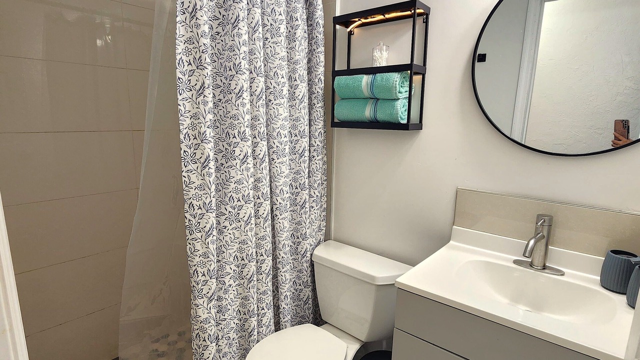 Photo of Bathroom in Golden Gate
