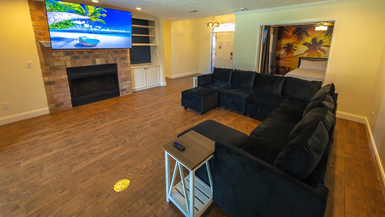 Photo of Livingroom in Thomas Drive