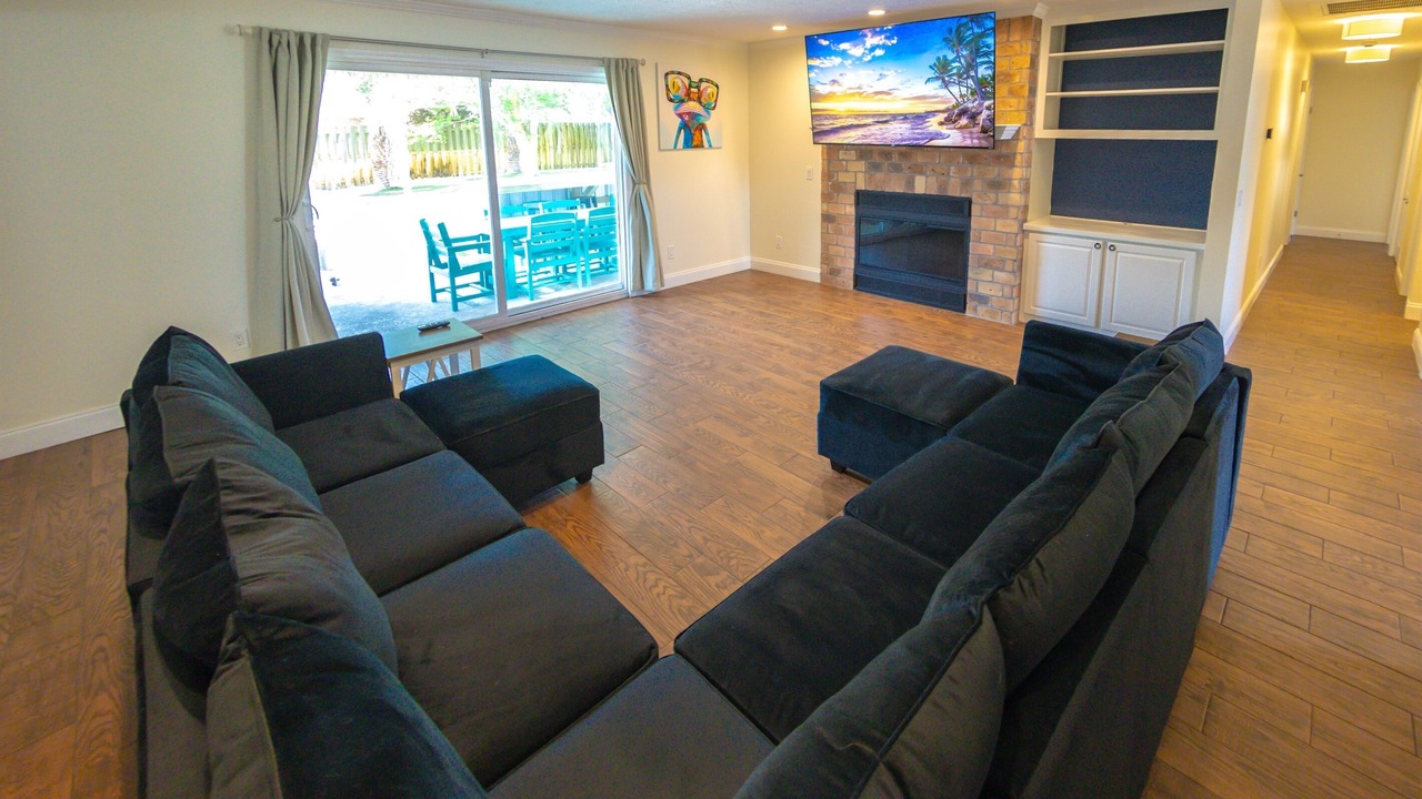 Photo of Livingroom in Thomas Drive
