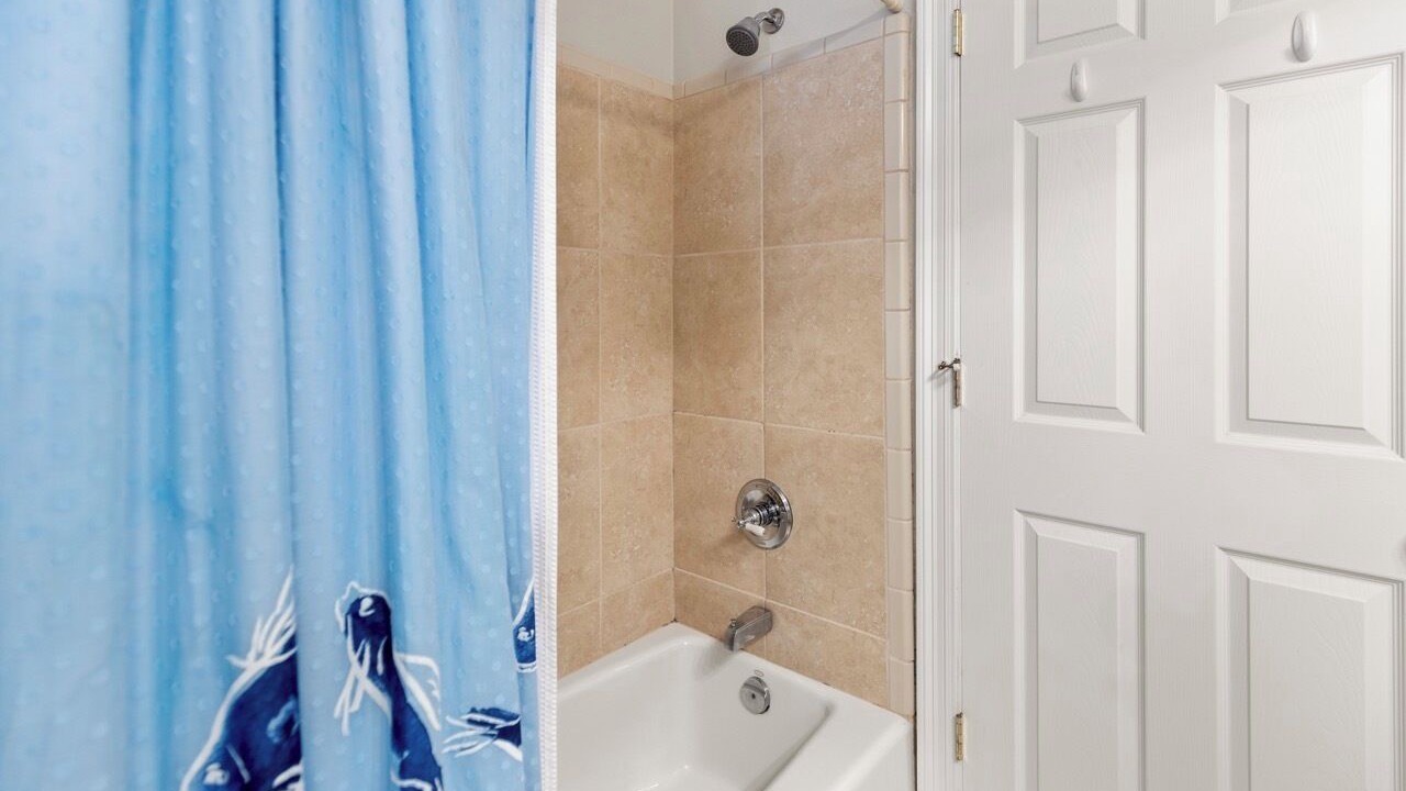 Photo of Bathroom in Summer Breeze
