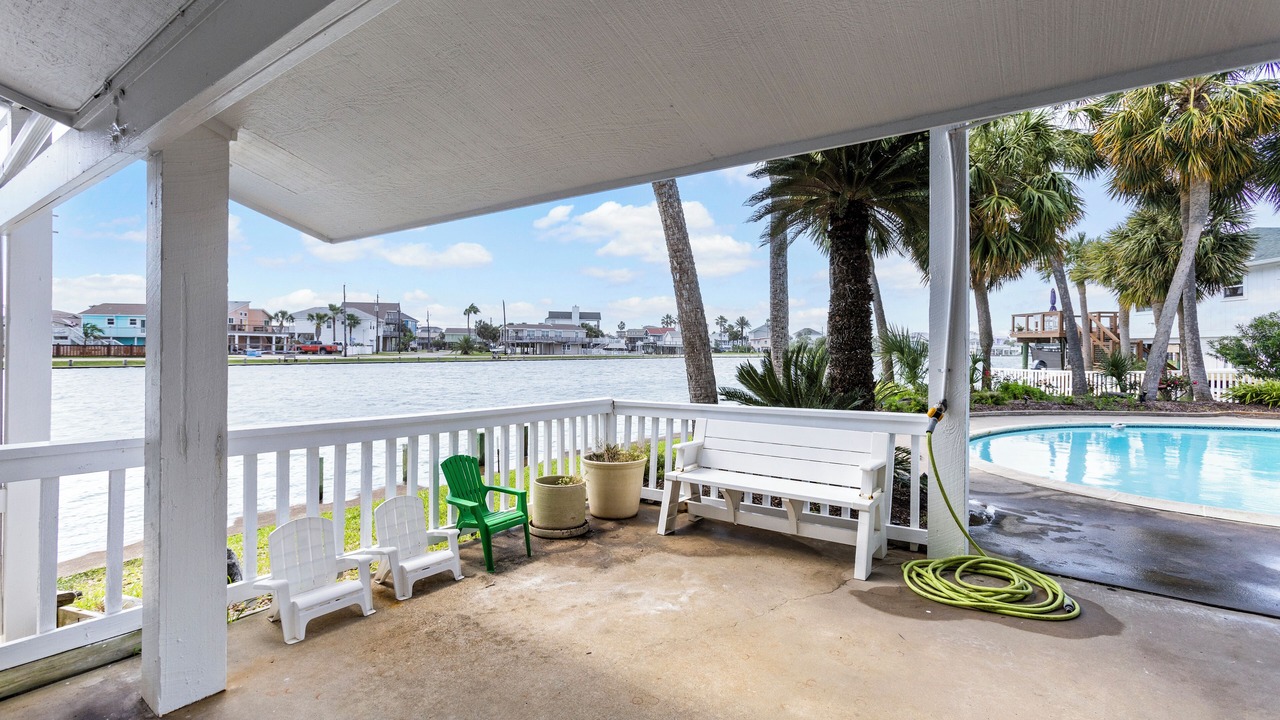Photo of Patio Balcony in Jamaica Beach