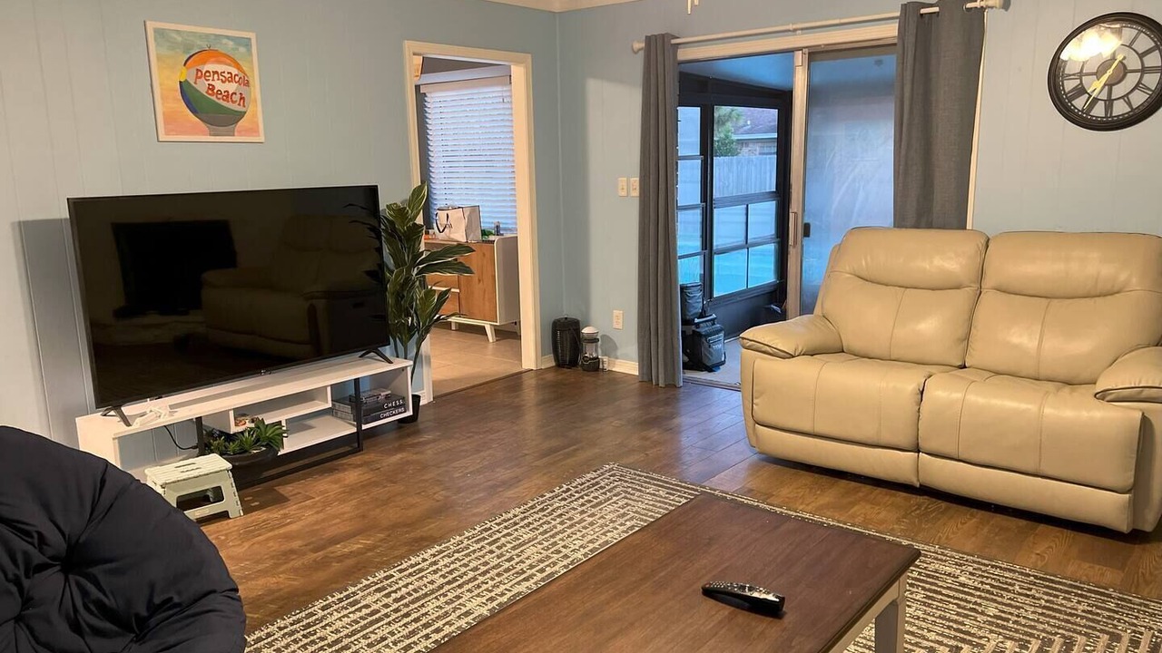 Photo of Livingroom in Northeast Pensacola