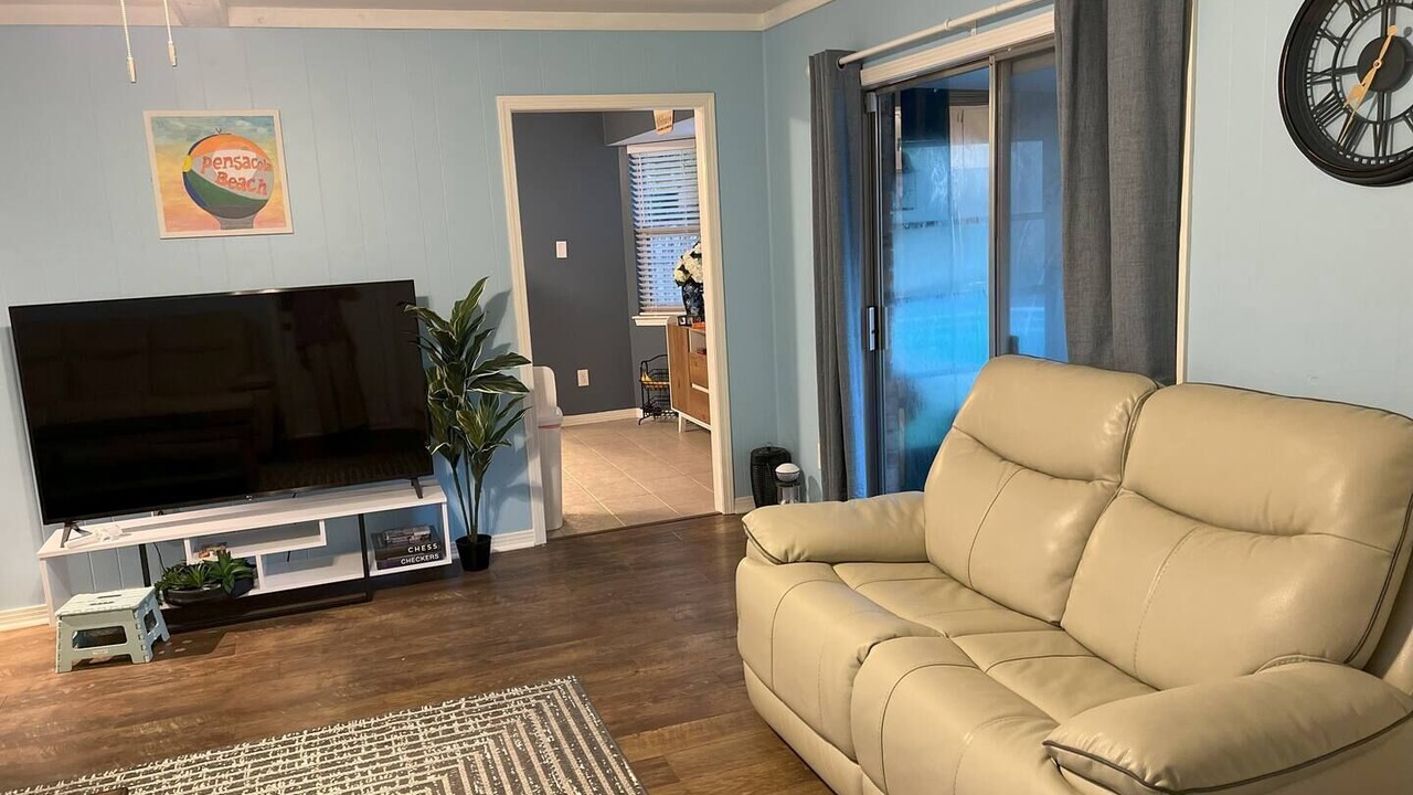 Photo of Livingroom in Northeast Pensacola
