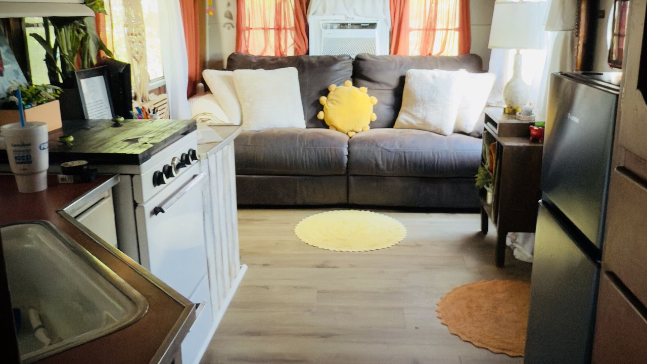 Photo of Livingroom in Foley