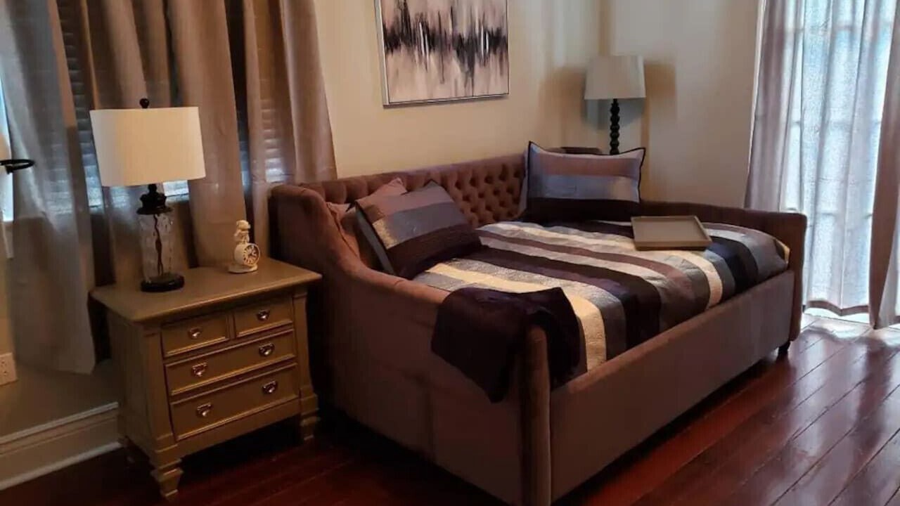 Photo of Bedroom in Algiers Point