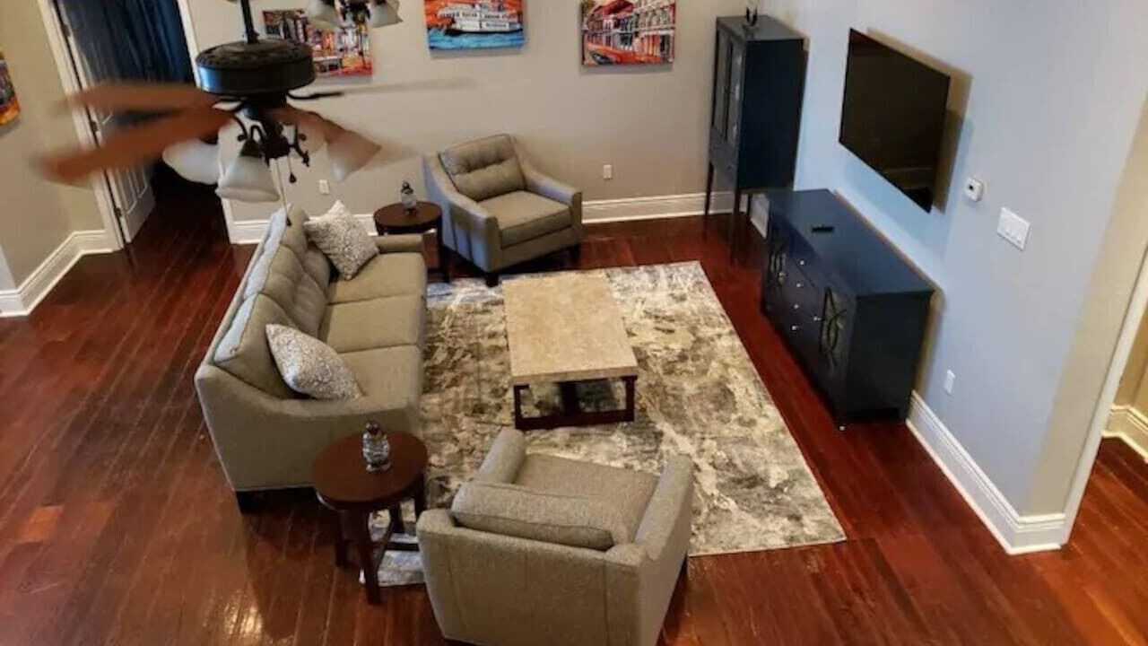 Photo of Livingroom in Algiers Point