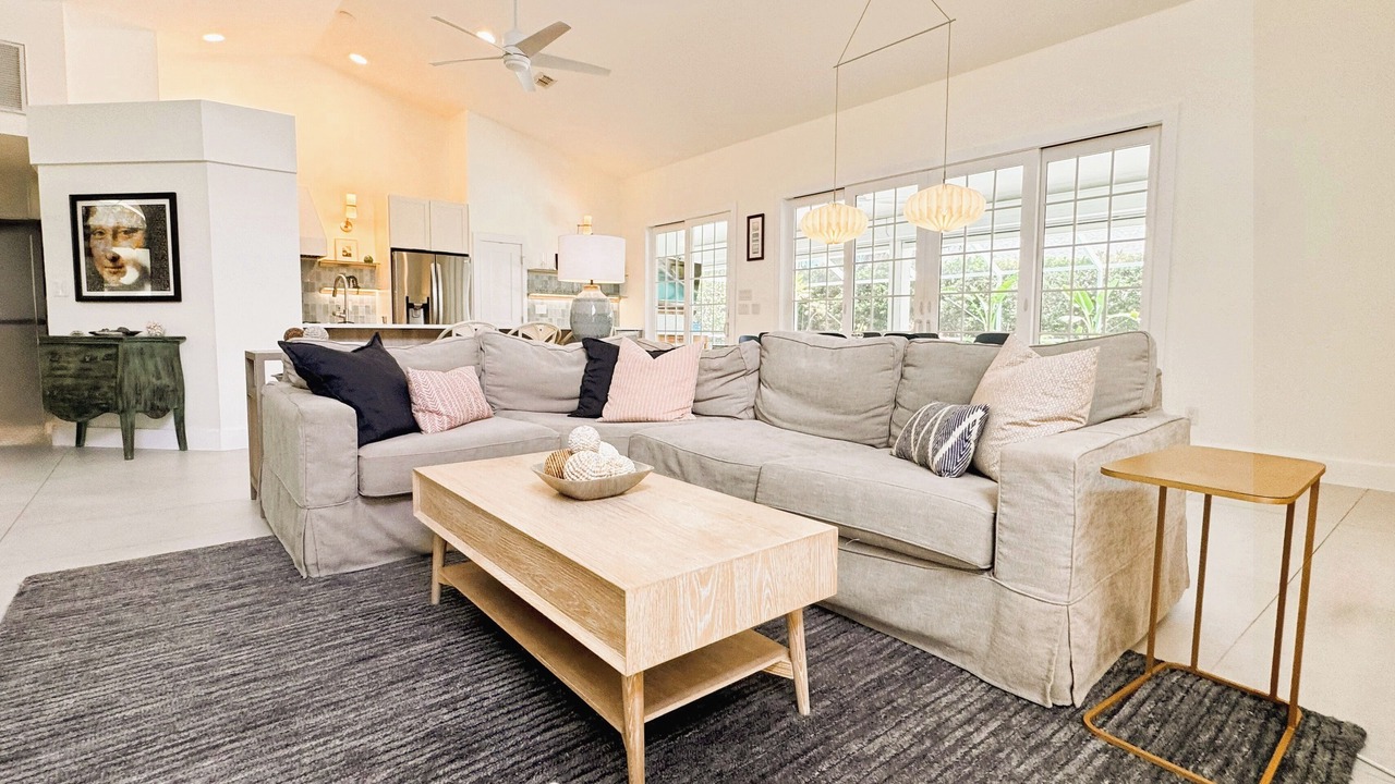 Photo of Livingroom in Crown Pointe