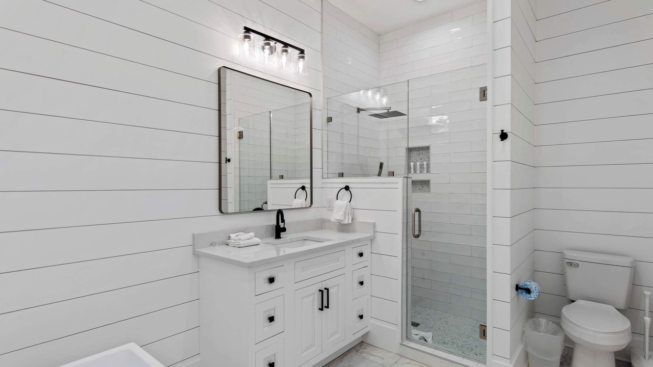 Photo of Bathroom in Dune Allen Beach