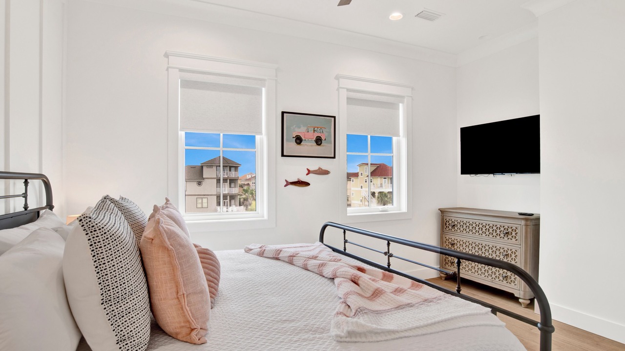 Photo of Bedroom in Gulf Shores