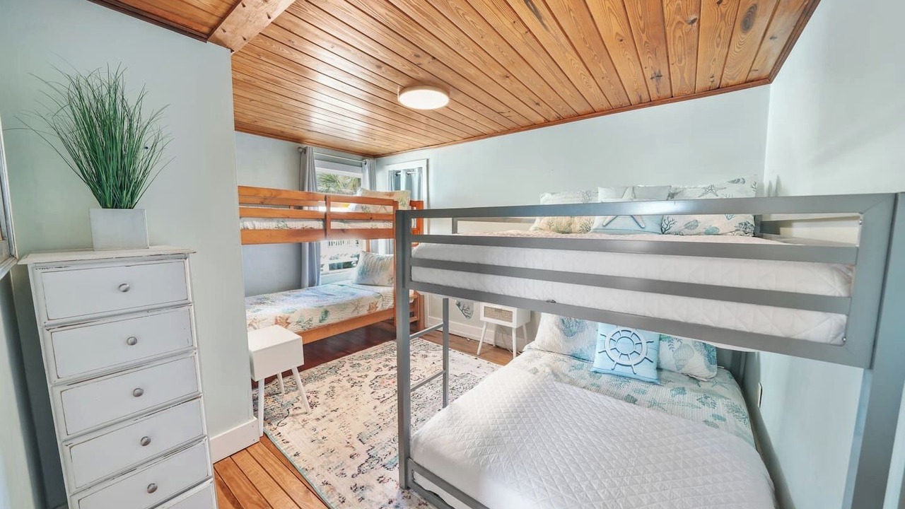 Photo of Bedroom in Laguna Beach Estates