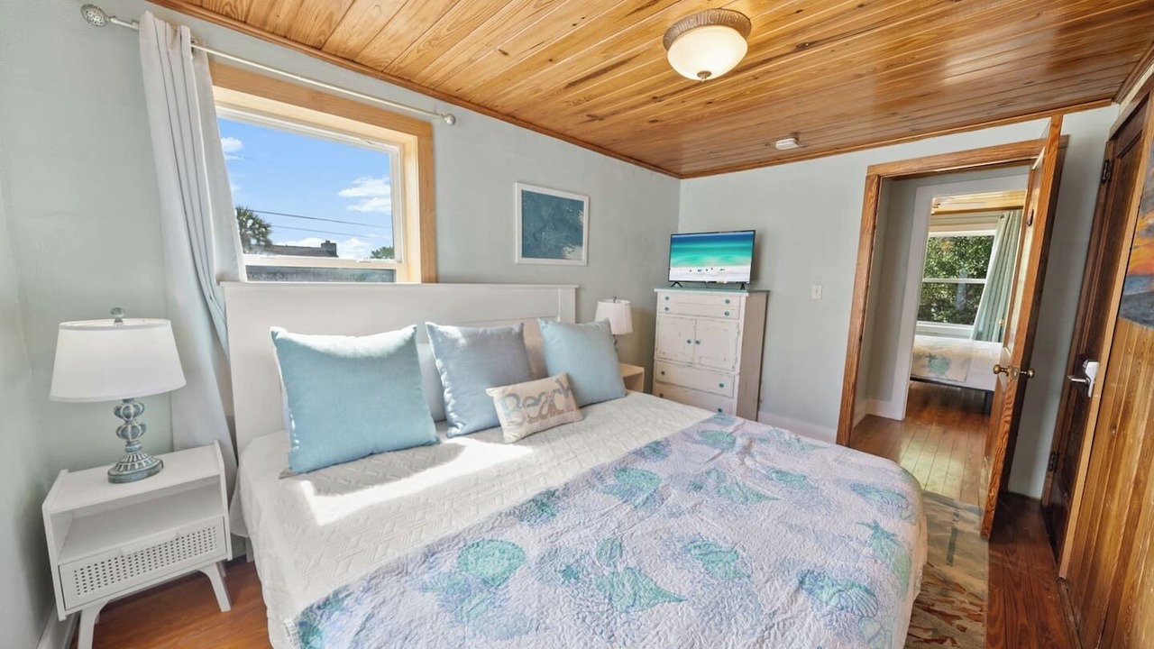 Photo of Bedroom in Laguna Beach Estates