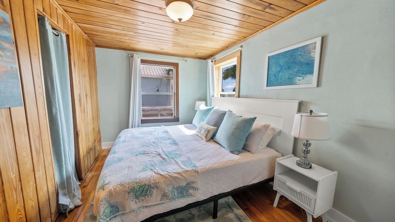 Photo of Bedroom in Laguna Beach Estates
