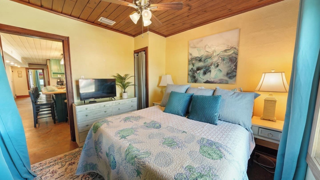 Photo of Bedroom in Laguna Beach Estates
