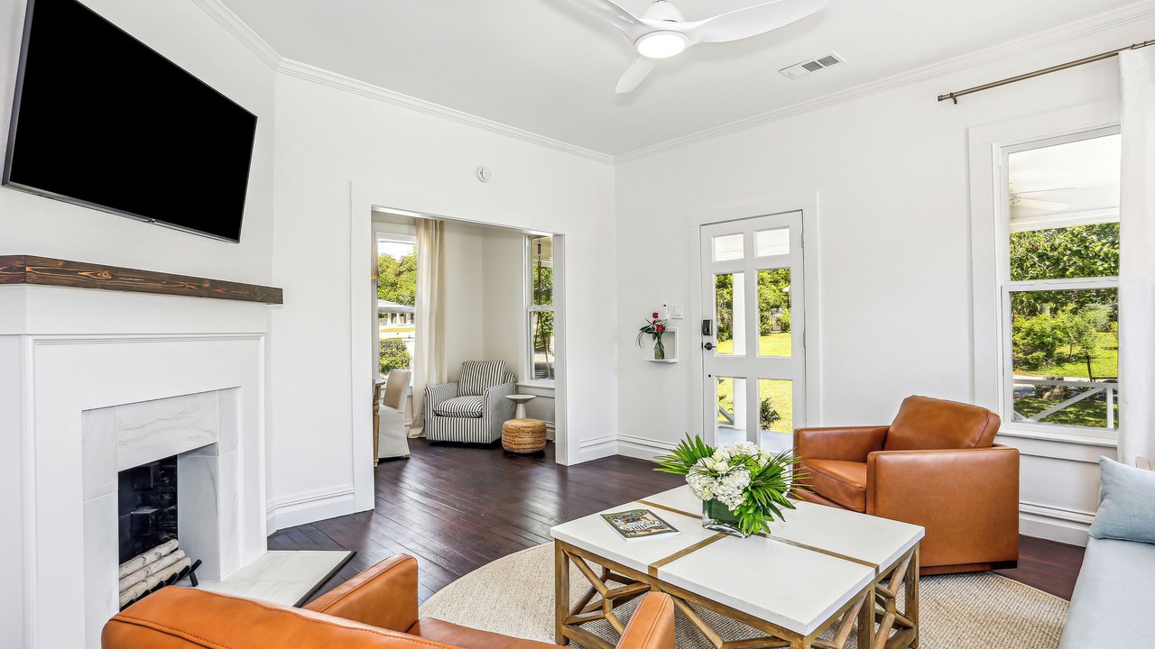 Photo of Livingroom in East Hill
