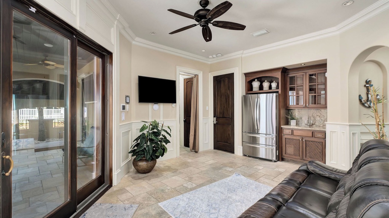 Photo of Others in Avalon Beach Estates