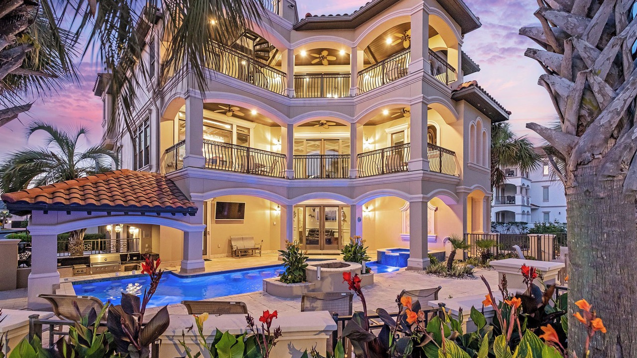 Photo of Others in Avalon Beach Estates