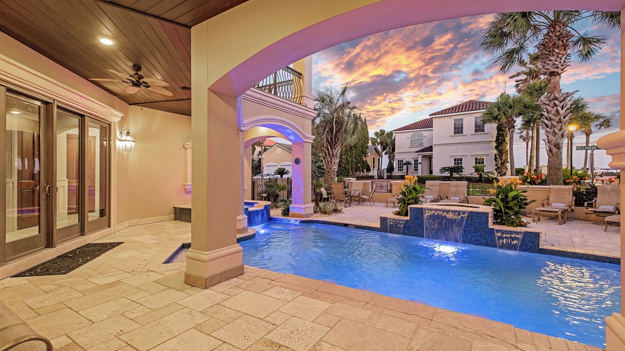 Photo of Others in Avalon Beach Estates