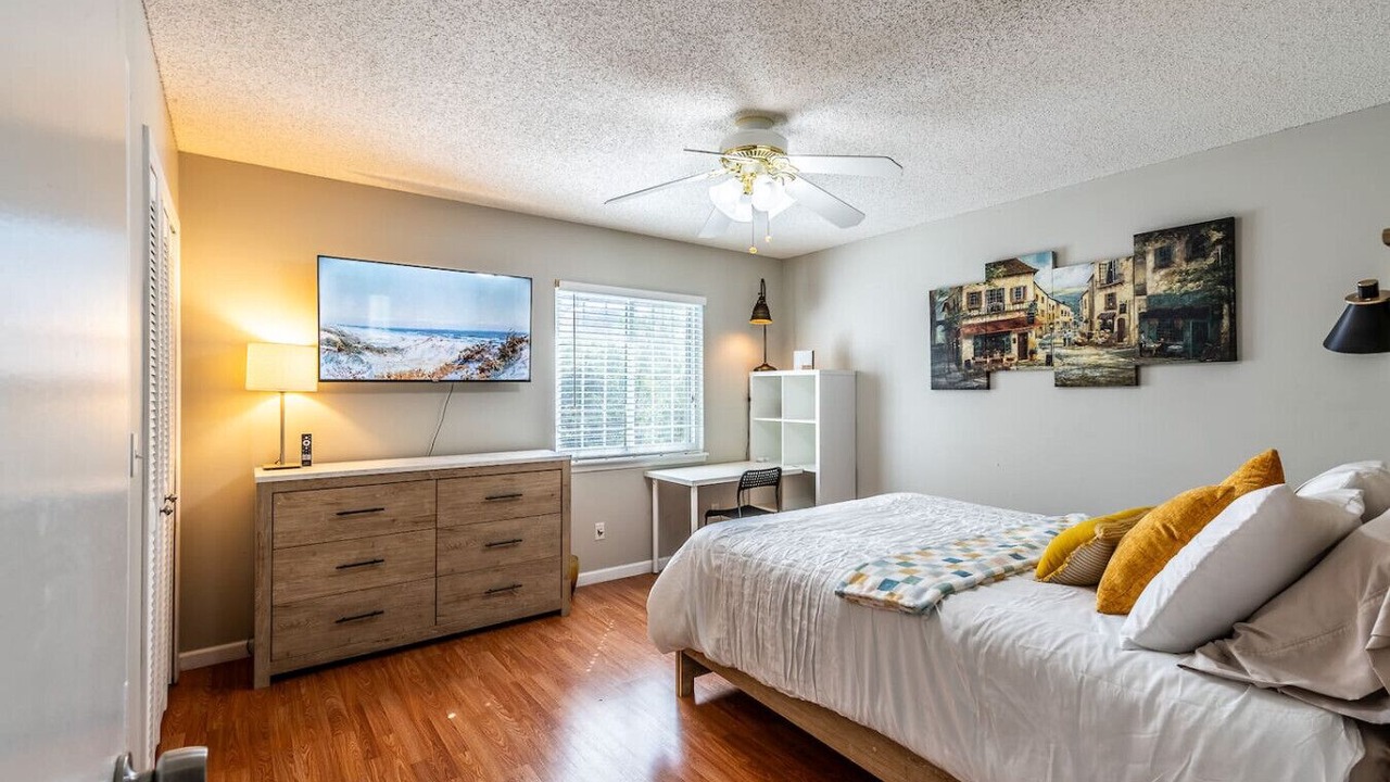 Photo of Bedroom in Orange Park