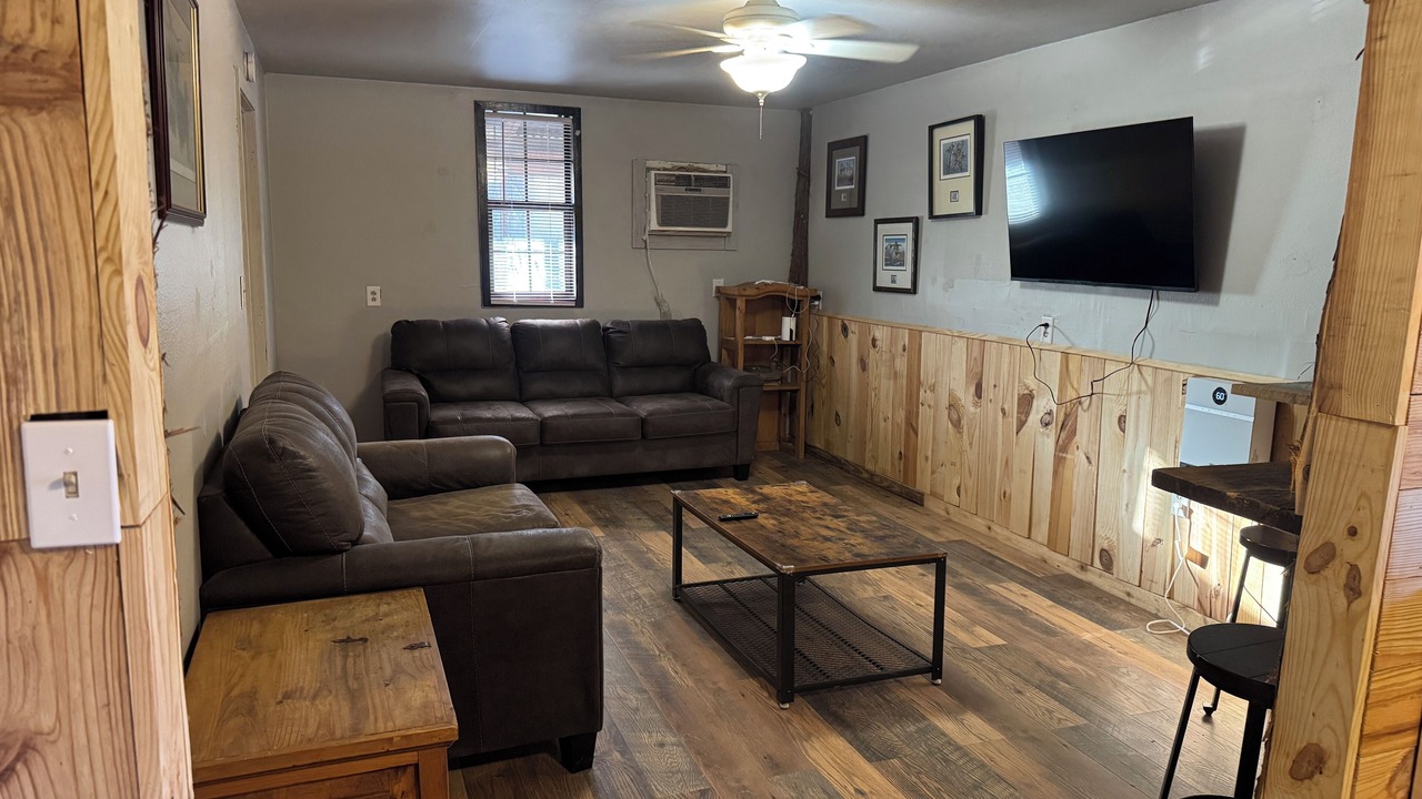 Photo of Livingroom in De Valls Bluff