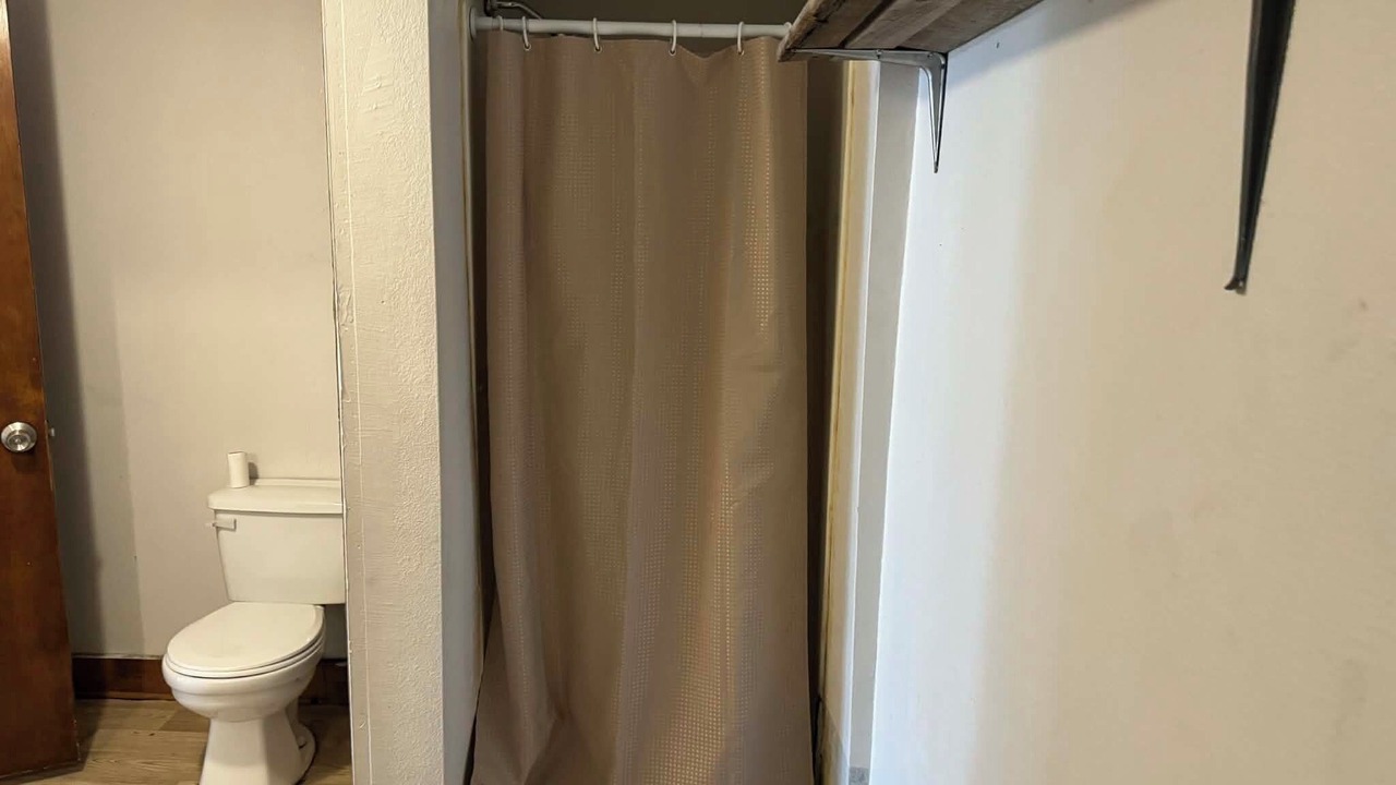 Photo of Bathroom in De Valls Bluff