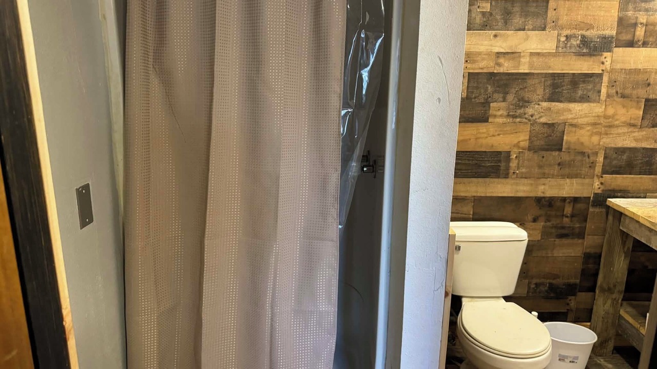 Photo of Bathroom in De Valls Bluff